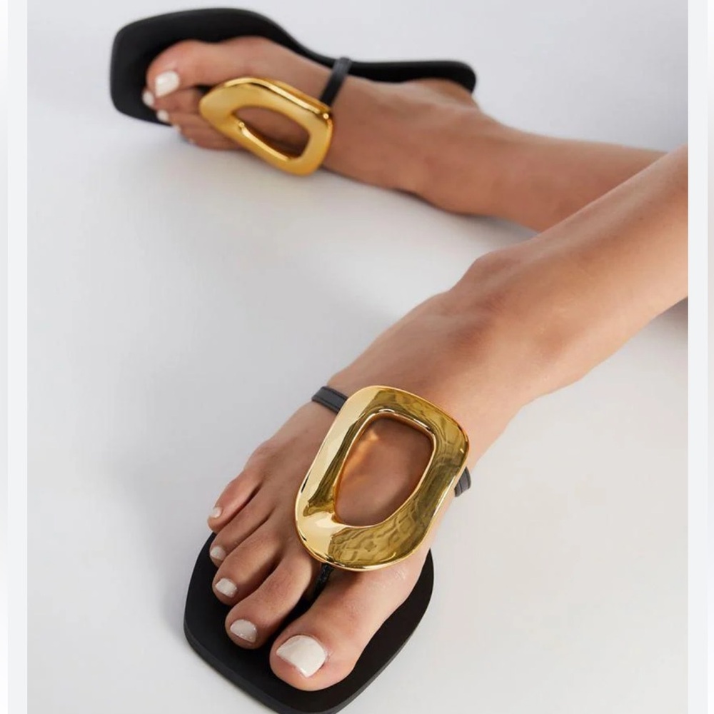 Jeffrey Campbell Black Sandals with Gold Details size 7 -Linques Flip Flop - Picture 2 of 6